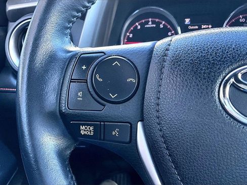 Used 2016 Toyota RAV4 SE image 9