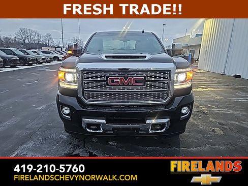 Used 2018 GMC Sierra 3500 Denali w/ Duramax Plus Package image 2