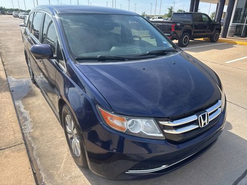 Used 2017 Honda Odyssey SE image 7
