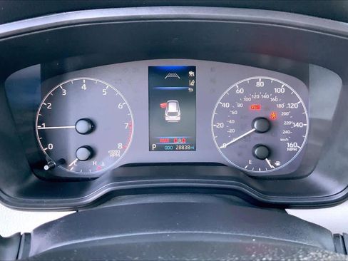 Used 2025 Toyota Corolla Cross L image 24