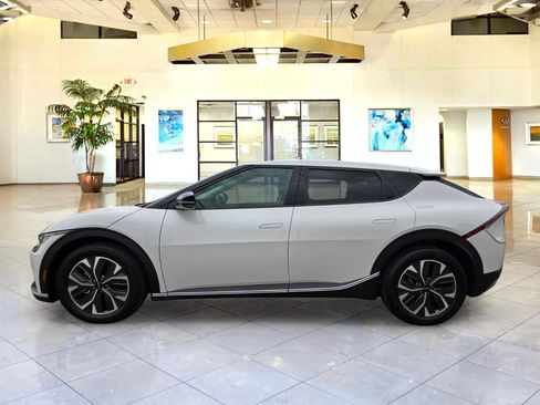 Used 2024 Kia EV6 Light RWD image 8