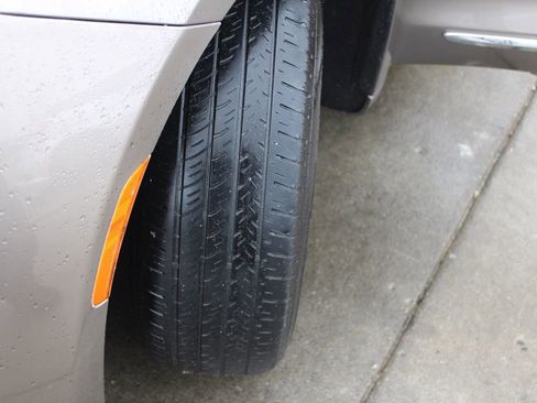 Used 2018 Chrysler Pacifica Touring-L Plus image 13