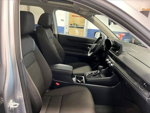 Used 2025 Honda CR-V EX image 10