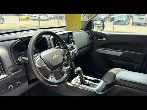 Used 2019 Chevrolet Colorado LT AWD/4WD image 9