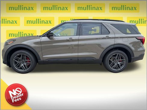 New 2026 Ford Explorer ST-Line w/ ST-Line Street Pack image 2