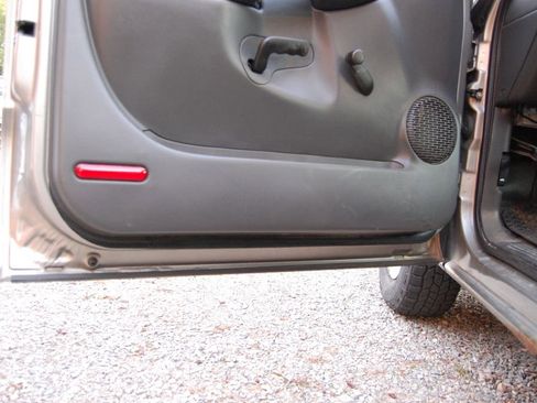 Used 2003 Chevrolet Silverado 1500 W/T image 18