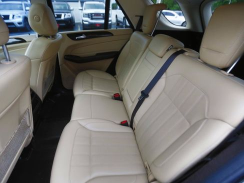 Used 2019 Mercedes-Benz GLE 400 4MATIC w/ Premium 1 Package image 11
