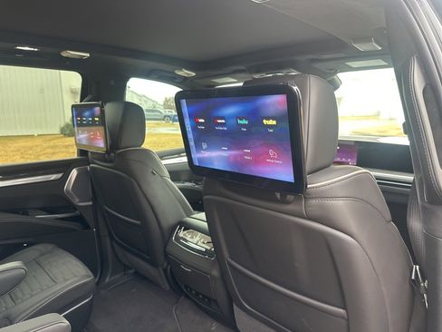 Used 2025 Cadillac Escalade ESV V w/ LPO, ONYX Package image 57