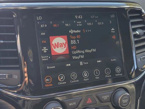 Used 2022 Jeep Grand Cherokee Laredo X image 15