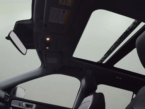 Certified 2021 Ford Explorer Limited image 13