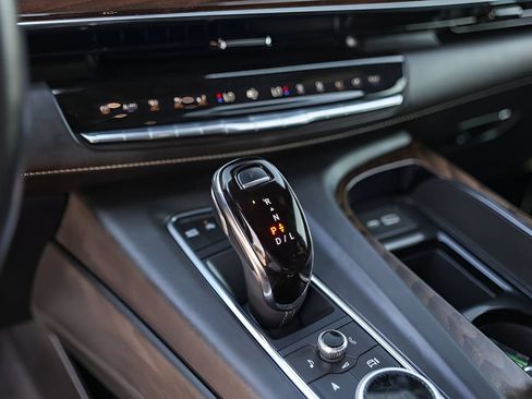 Used 2022 Cadillac Escalade Sport Platinum AWD/4WD image 19