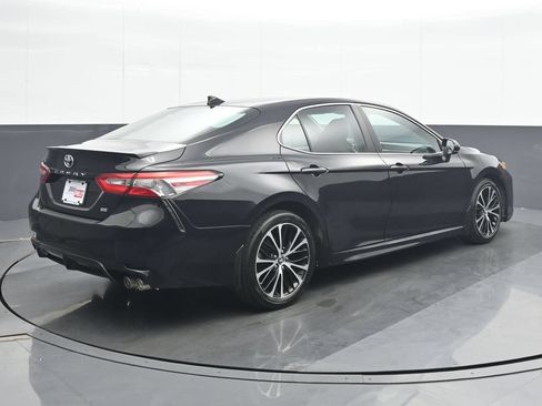 Used 2019 Toyota Camry SE w/ Protection Package (Q2) FWD image 6