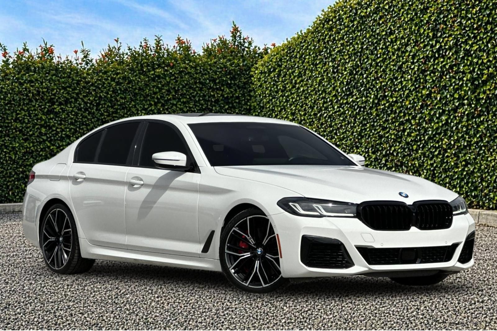 Used 2023 BMW M550i xDrive w/ Executive Package AWD/4WD image 1