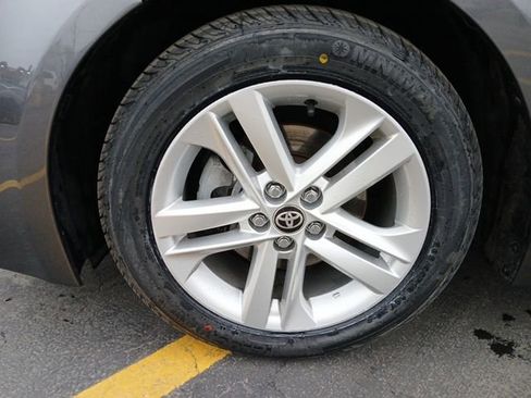 Used 2022 Toyota Corolla SE w/ SE Preferred Package image 27