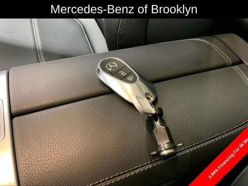 Used 2025 Mercedes-Benz GLC 300 4MATIC image 14