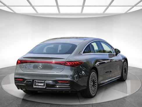 Used 2024 Mercedes-Benz EQS 580 4MATIC Sedan image 4