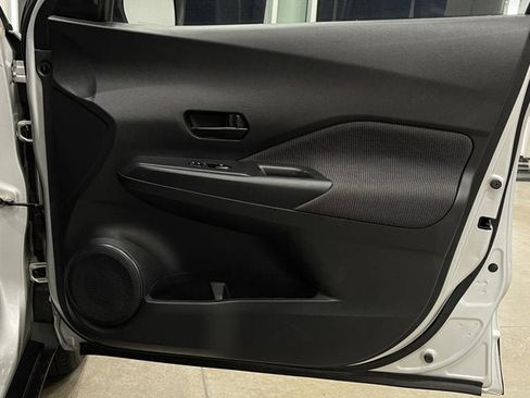 Used 2020 Nissan Kicks S image 19