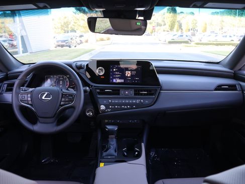 Used 2025 Lexus ES 350 w/ Premium Package image 15