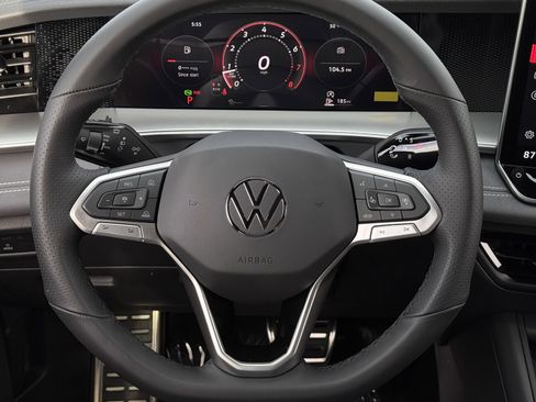 New 2026 Volkswagen Tiguan SE R-Line FWD image 16
