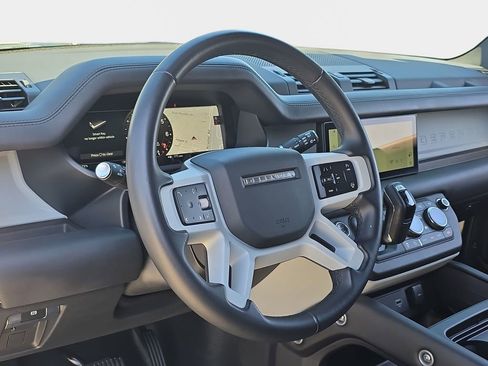 Certified 2023 Land Rover Defender 110 SE AWD/4WD image 18