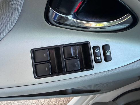 Used 2011 Toyota Camry SE w/ SE Extra-Value Pkg #1 FWD image 18