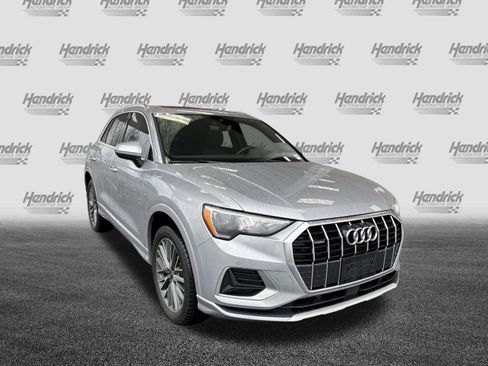 Used 2022 Audi Q3 2.0T Premium w/ Convenience Package image 2