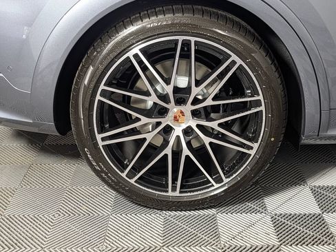 New 2026 Porsche Cayenne GTS AWD/4WD image 13