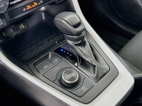 Certified 2025 Toyota RAV4 LE AWD/4WD image 24