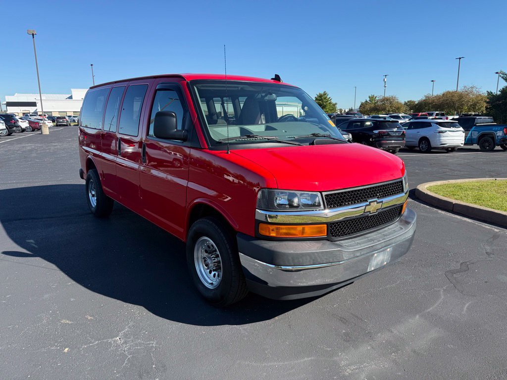 Used 2017 Chevrolet Express 2500 LT w/ LT Preferred Equipment Group RWD image 6