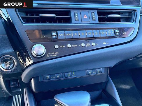 Certified 2025 Lexus ES 350 w/ Premium Package image 32