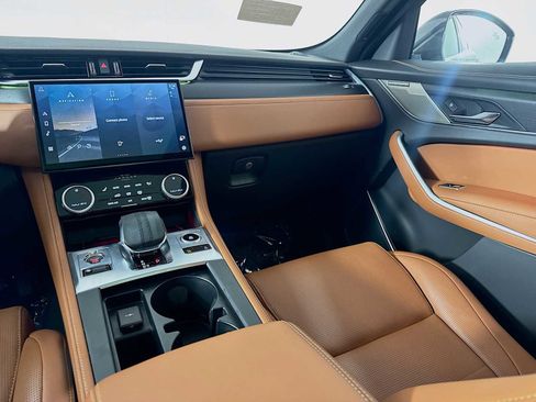 Used 2025 Jaguar F-PACE R-Dynamic S image 24
