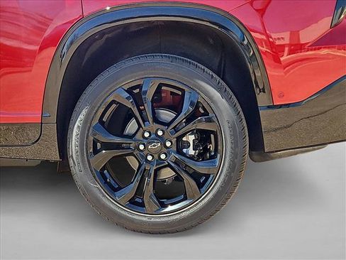 New 2027 Chevrolet Traverse RS w/ LPO, Floor Liner Package FWD image 10