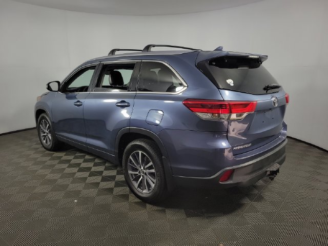Used 2017 Toyota Highlander XLE AWD/4WD image 8