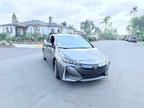 Used 2021 Toyota Prius Prime LE FWD image 1