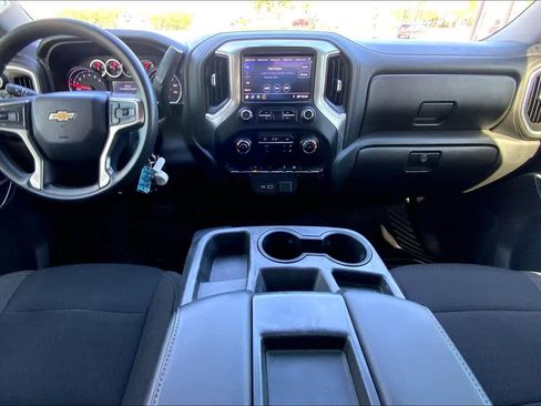 Used 2020 Chevrolet Silverado 1500 LT image 15