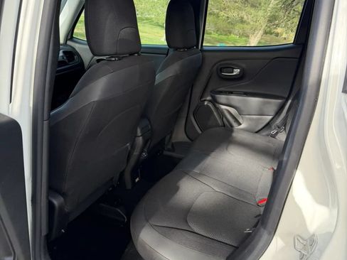 Used 2020 Jeep Renegade Altitude AWD/4WD image 13