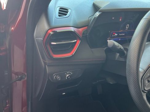 Used 2025 Chevrolet TrailBlazer RS w/ Driver Confidence Package FWD image 17