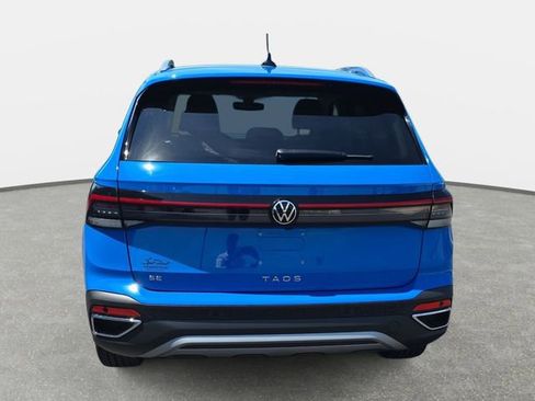 New 2026 Volkswagen Taos SE FWD image 6