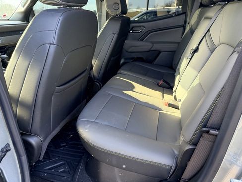 Used 2025 Chevrolet Colorado ZR2 w/ Technology Package image 32