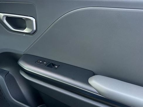 New 2025 Kia K4 LXS image 18