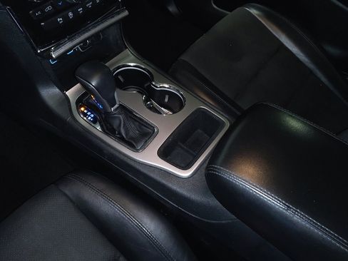 Used 2019 Jeep Grand Cherokee Altitude image 26