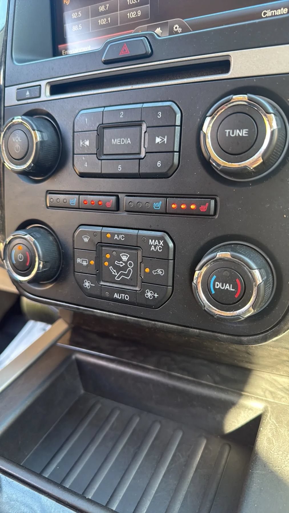 Used 2015 Ford Expedition Limited w/ Equipment Group 301A RWD image 26