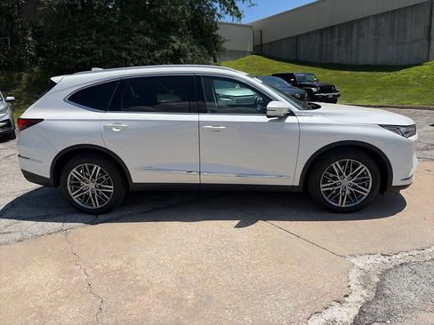 Used 2024 Acura MDX SH-AWD w/ Advance Package image 4
