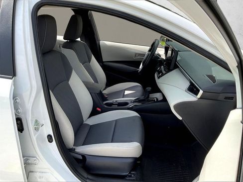 Used 2023 Toyota Corolla LE FWD image 9