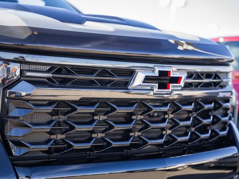 Used 2024 Chevrolet Silverado 1500 ZR2 w/ Technology Package image 14