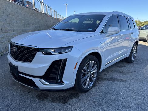 Used 2023 Cadillac XT6 Premium Luxury w/ Technology Package image 7