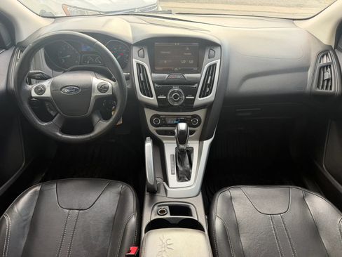 Used 2014 Ford Focus SE w/ Equipment Group 201A FWD image 7