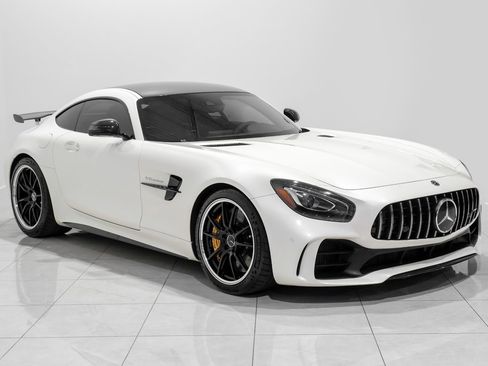 Used 2018 Mercedes-Benz AMG GT R image 3