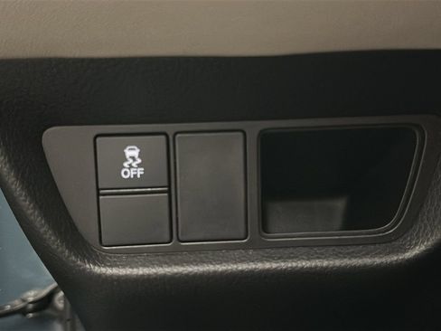 Certified 2023 Honda HR-V LX image 30