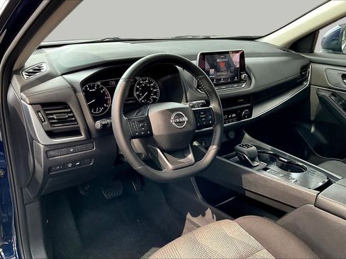 Used 2026 Nissan Rogue SV FWD image 17